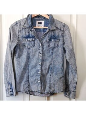 Levi's  Girls distressed acid washed shirt. Size 12, 13.. EUC